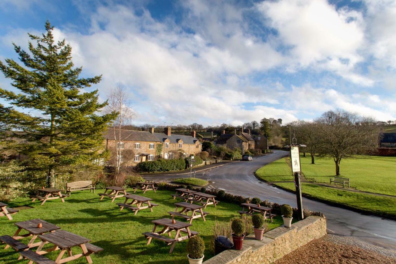 The Norman Knight Whichford Hotel Long Compton Bagian luar foto
