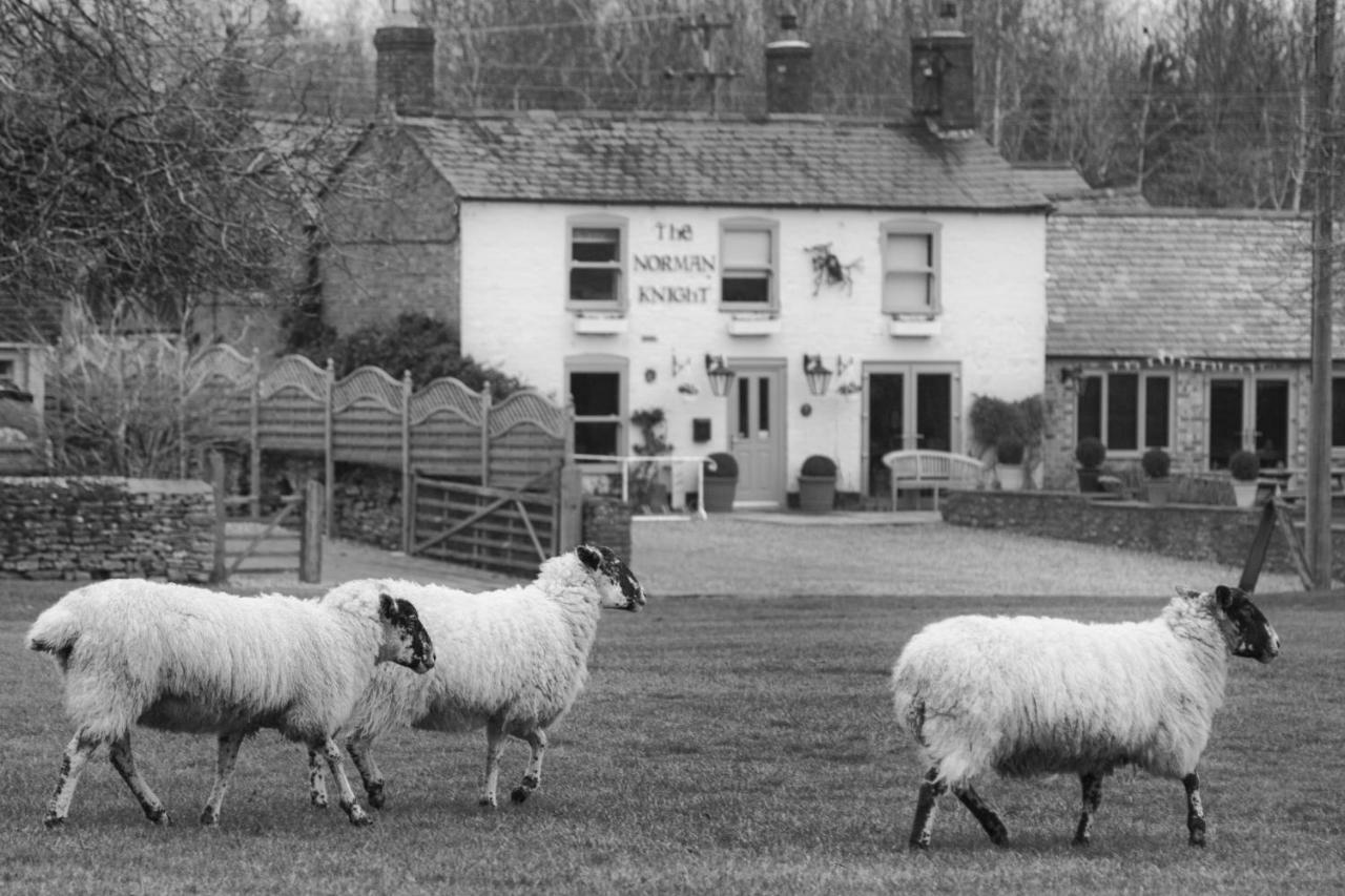 The Norman Knight Whichford Hotel Long Compton Bagian luar foto